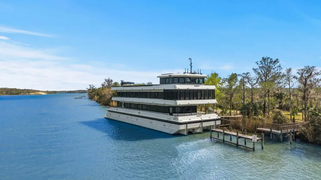 Shine Down 2025 Breaux Brothers 120 GLV Yacht For Sale in Apalachicola FL Shine Down 2025 Breaux Brothers 120 GLV Yacht For Sale in Apalachicola FL