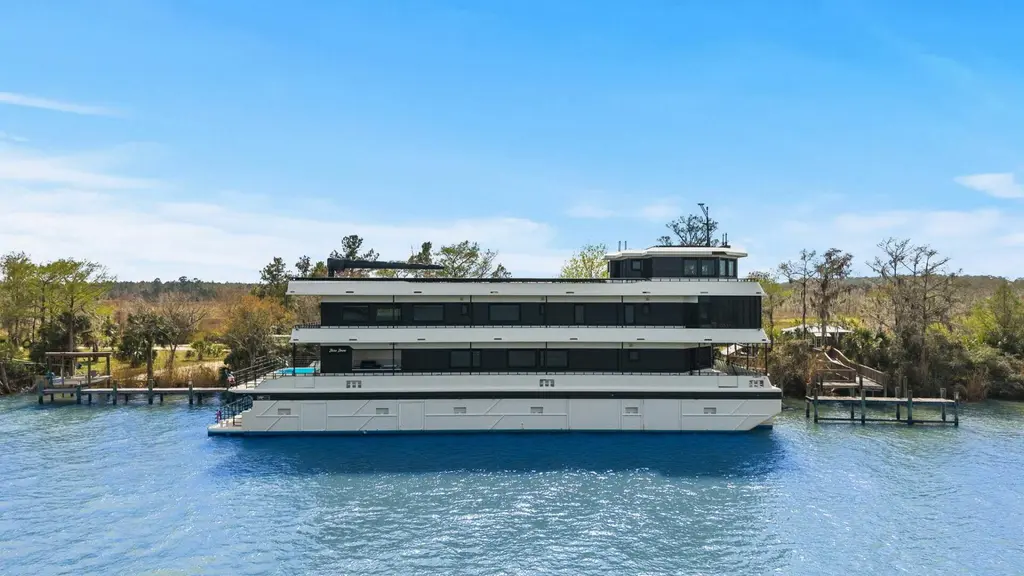 Shine Down 2025 Breaux Brothers 120 GLV Yacht For Sale in Apalachicola FL Shine Down 2025 Breaux Brothers 120 GLV Yacht For Sale in Apalachicola FL