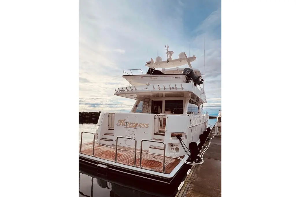 Huntress 2001 Nordlund Enclosed command bridge Yacht For Sale in Seattle WA Huntress 2001 Nordlund Enclosed command bridge Yacht For Sale in Seattle WA