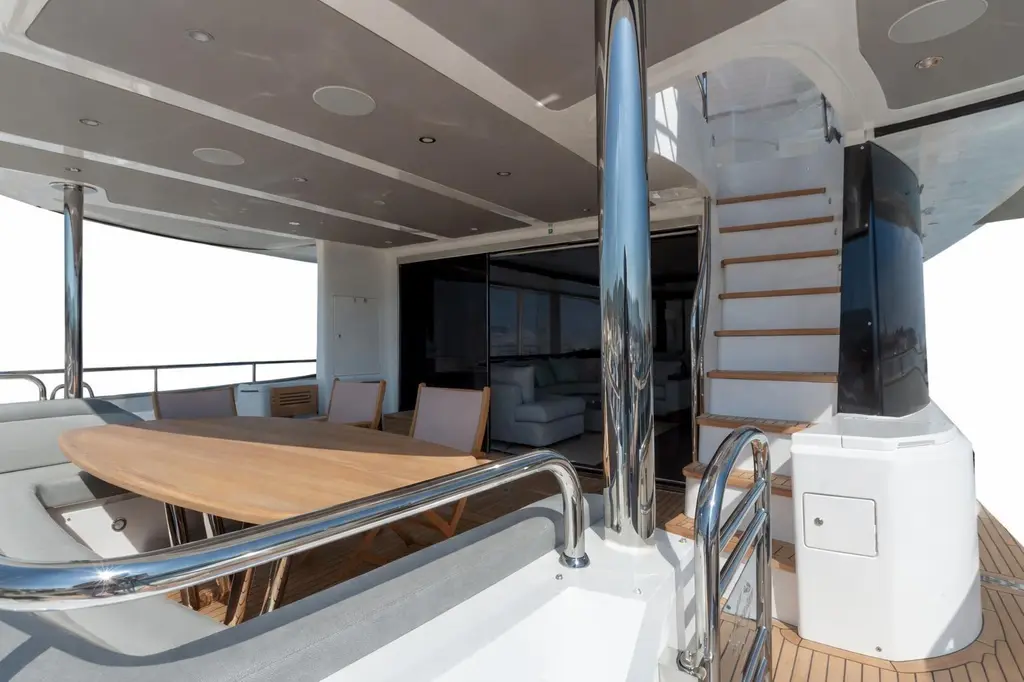 2021 Sunseeker 95 Yacht Yacht For Sale in Genoa IT-GE 2021 Sunseeker 95 Yacht Yacht For Sale in Genoa IT-GE