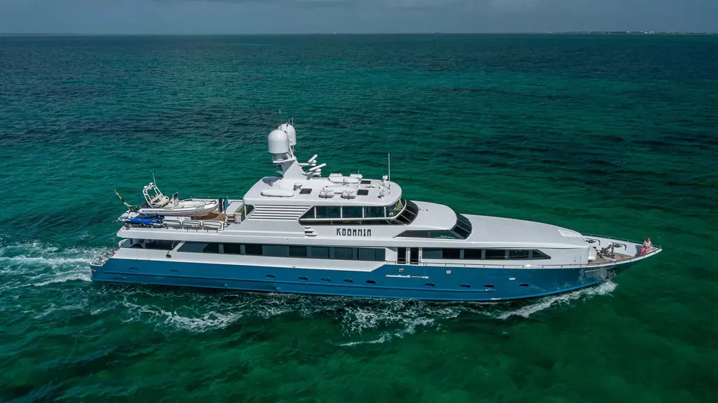 KASHMIR 2008 Broward Raised Pilothouse Yacht For Sale in KASHMIR 2008 Broward Raised Pilothouse Yacht For Sale in
