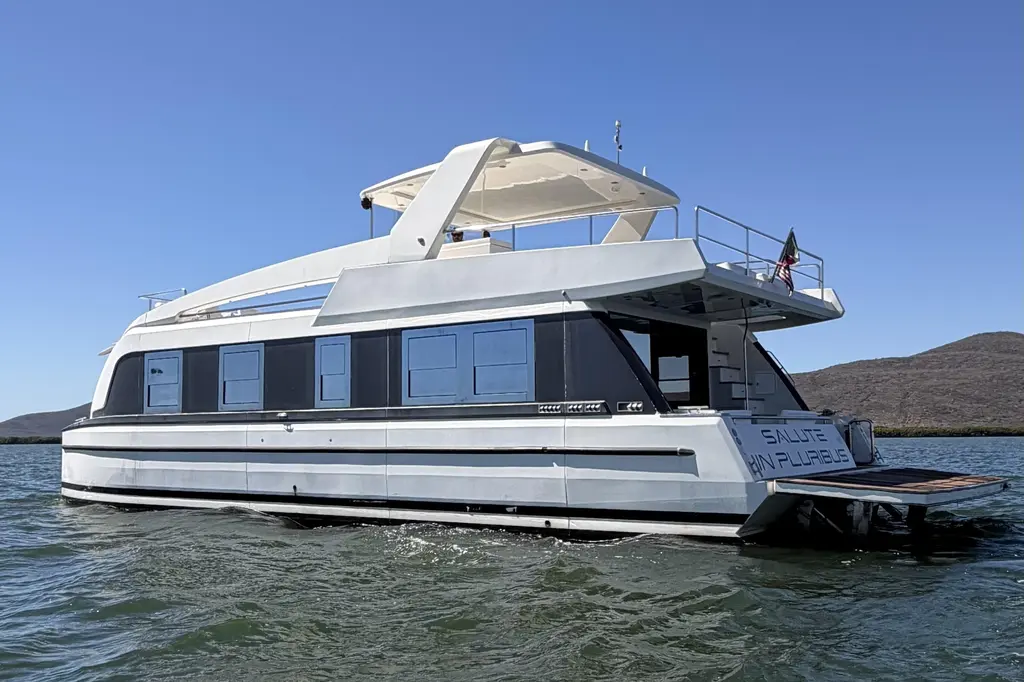Salute In Pluribus 2018 Overblue 54 Yacht For Sale in La Paz Salute In Pluribus 2018 Overblue 54 Yacht For Sale in La Paz