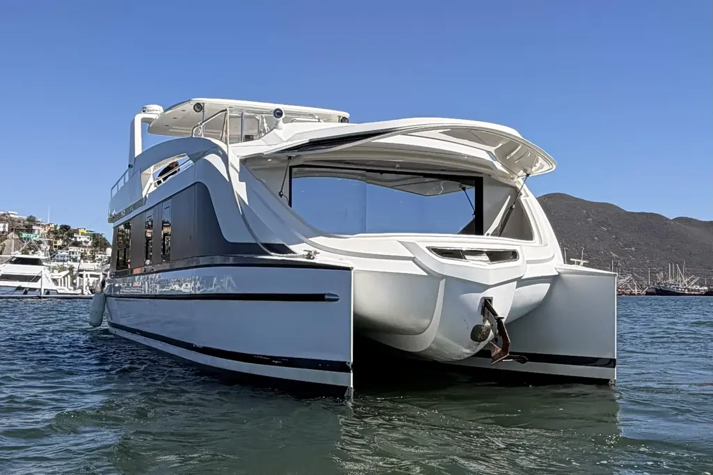 Salute In Pluribus 2018 Overblue 54 Yacht For Sale in La Paz Salute In Pluribus 2018 Overblue 54 Yacht For Sale in La Paz