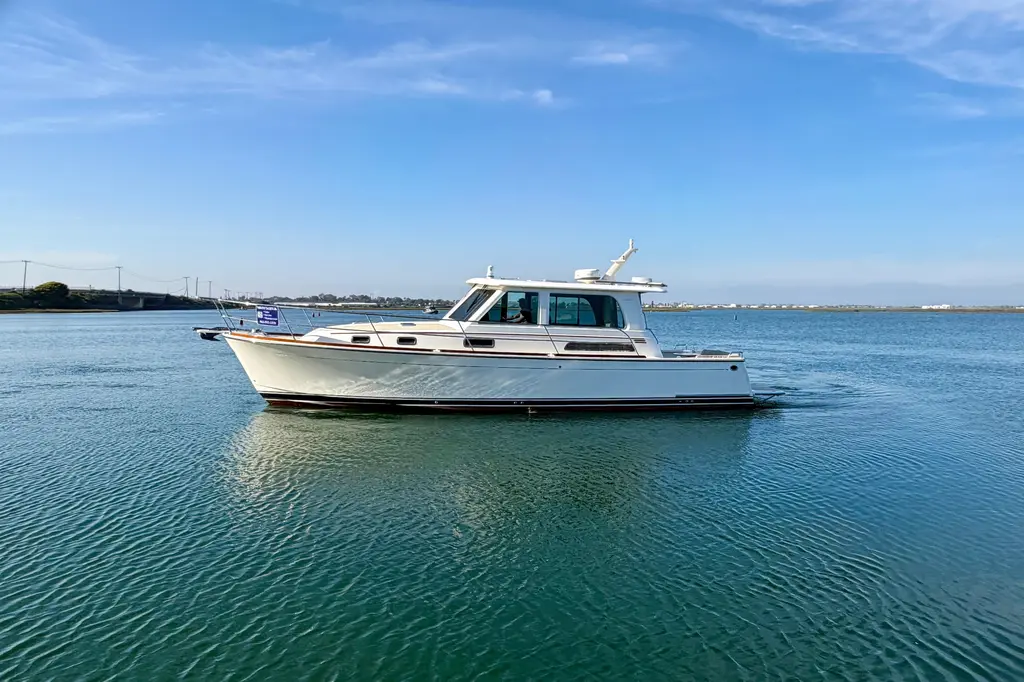 SKAL 2014 Sabre 42 Salon Express Yacht For Sale in Huntington Beach CA SKAL 2014 Sabre 42 Salon Express Yacht For Sale in Huntington Beach CA