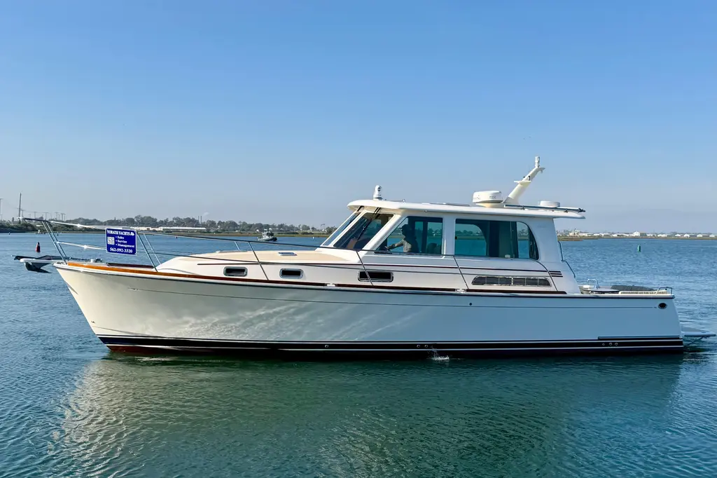SKAL 2014 Sabre 42 Salon Express Yacht For Sale in Huntington Beach CA SKAL 2014 Sabre 42 Salon Express Yacht For Sale in Huntington Beach CA