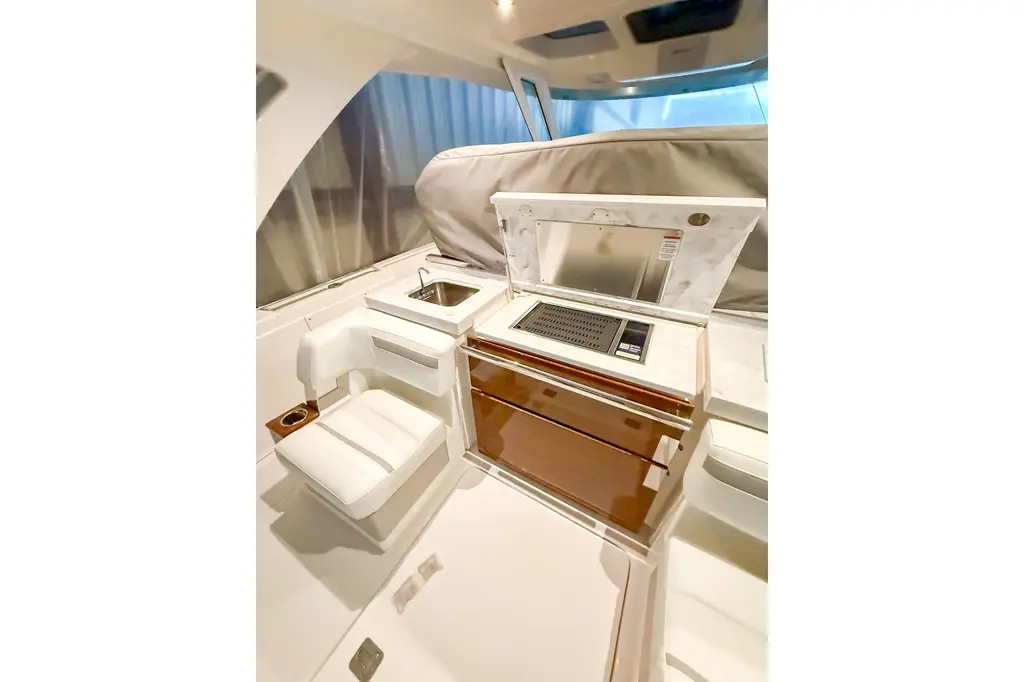 2025 Tiara Yachts 38 LS Yacht For Sale in Portland CT 2025 Tiara Yachts 38 LS Yacht For Sale in Portland CT