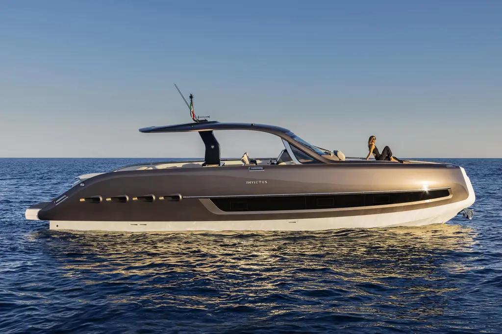 Oscar 2021 Invictus TT 460 Yacht For Sale in Beaulieu-sur-Mer 