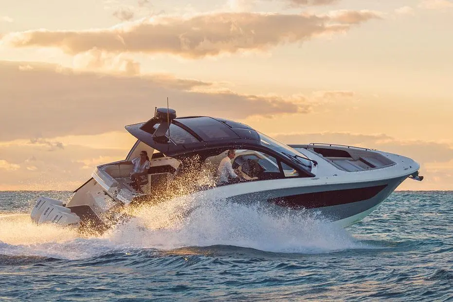 2022 Sea Ray Sundancer 370 Outboard Yacht For Sale in Riverhead NY 2022 Sea Ray Sundancer 370 Outboard Yacht For Sale in Riverhead NY