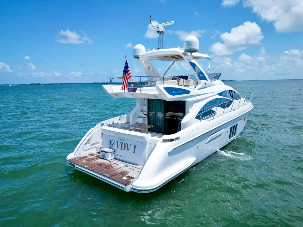 2015 Azimut 54 Yacht For Sale in Miami FL 2015 Azimut 54 Yacht For Sale in Miami FL