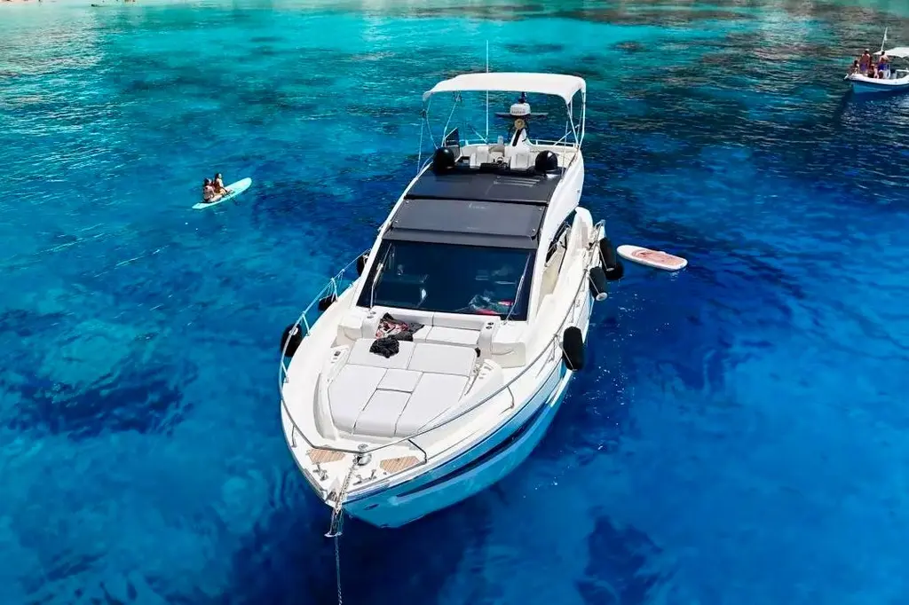 2017 Cranchi E 52S Yacht For Sale in Athens 2017 Cranchi E 52S Yacht For Sale in Athens