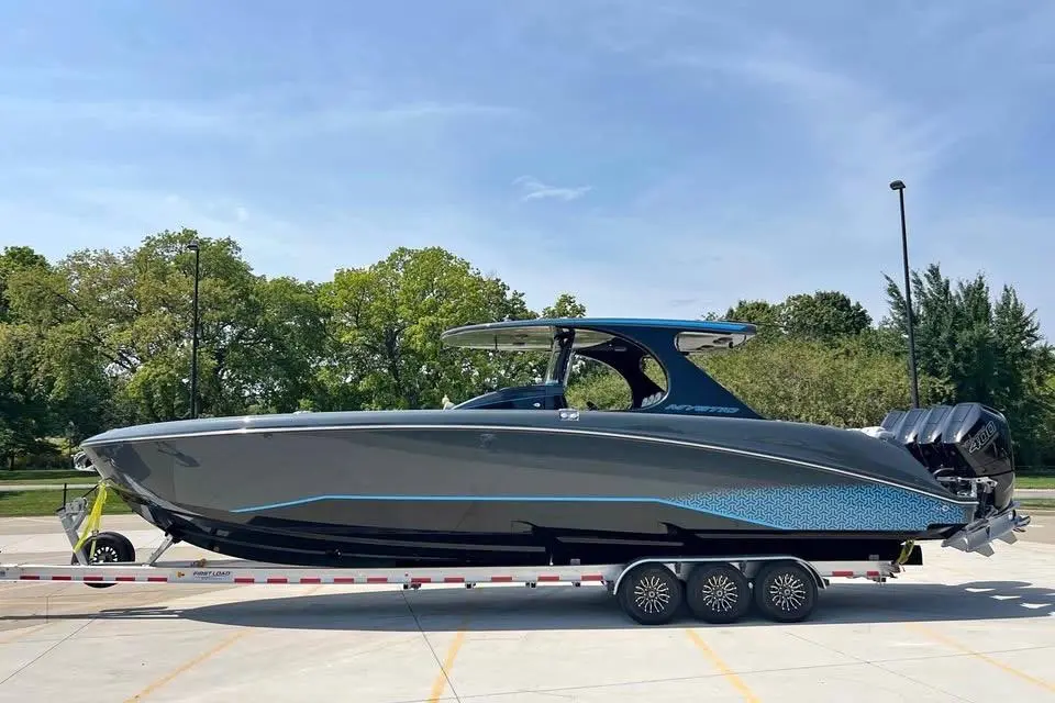 mystic 2025 Mystic Powerboats M4200 Yacht For Sale in Chicago IL