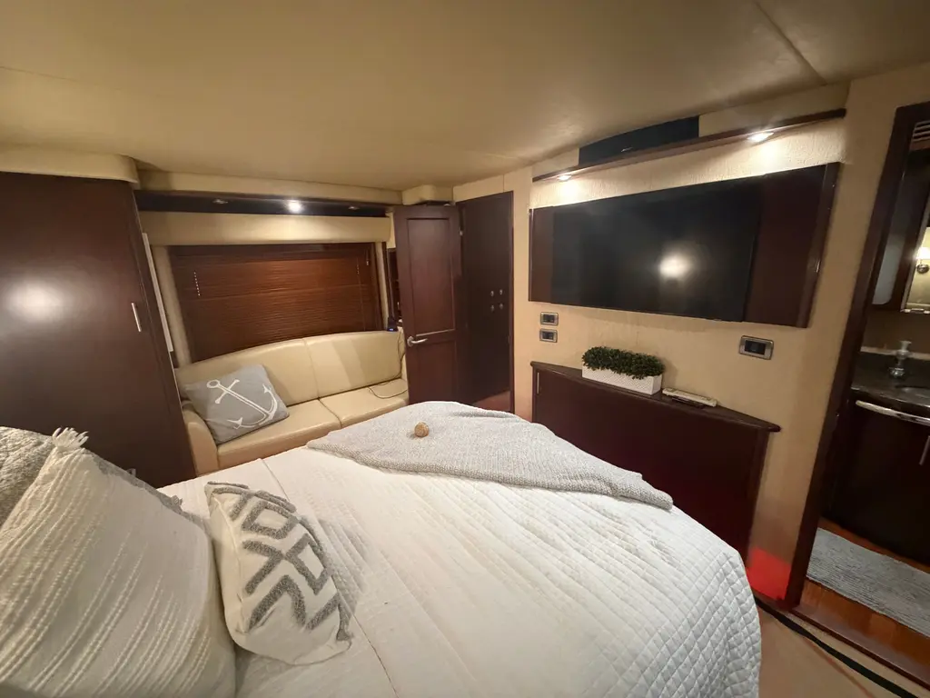 Changing Seas 2006 Sea Ray 60 Sundancer Yacht For Sale in Detroit MI Changing Seas 2006 Sea Ray 60 Sundancer Yacht For Sale in Detroit MI