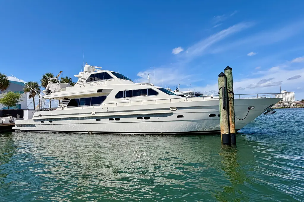 BELISARIUS 2001 Horizon 92 Cockpit Skylounge Yacht For Sale in Fort Lauderdale FL BELISARIUS 2001 Horizon 92 Cockpit Skylounge Yacht For Sale in Fort Lauderdale FL