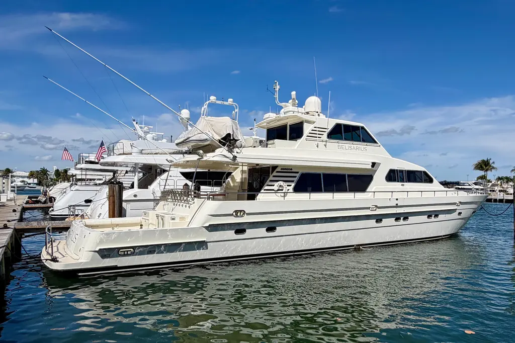 BELISARIUS 2001 Horizon 92 Cockpit Skylounge Yacht For Sale in Fort Lauderdale FL BELISARIUS 2001 Horizon 92 Cockpit Skylounge Yacht For Sale in Fort Lauderdale FL