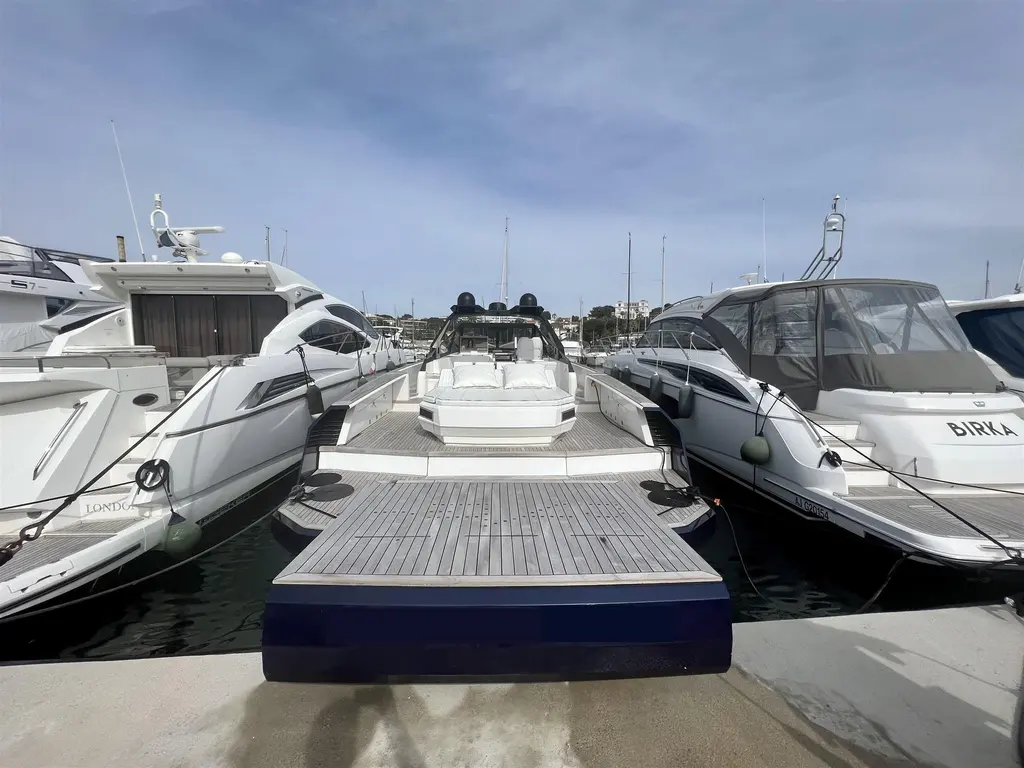 2021 Evo Yachts R6 Yacht For Sale in Cannes 2021 Evo Yachts R6 Yacht For Sale in Cannes