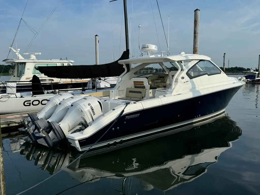 2021 Pursuit DC 365 Dual Console Yacht For Sale in Norwalk CT 2021 Pursuit DC 365 Dual Console Yacht For Sale in Norwalk CT
