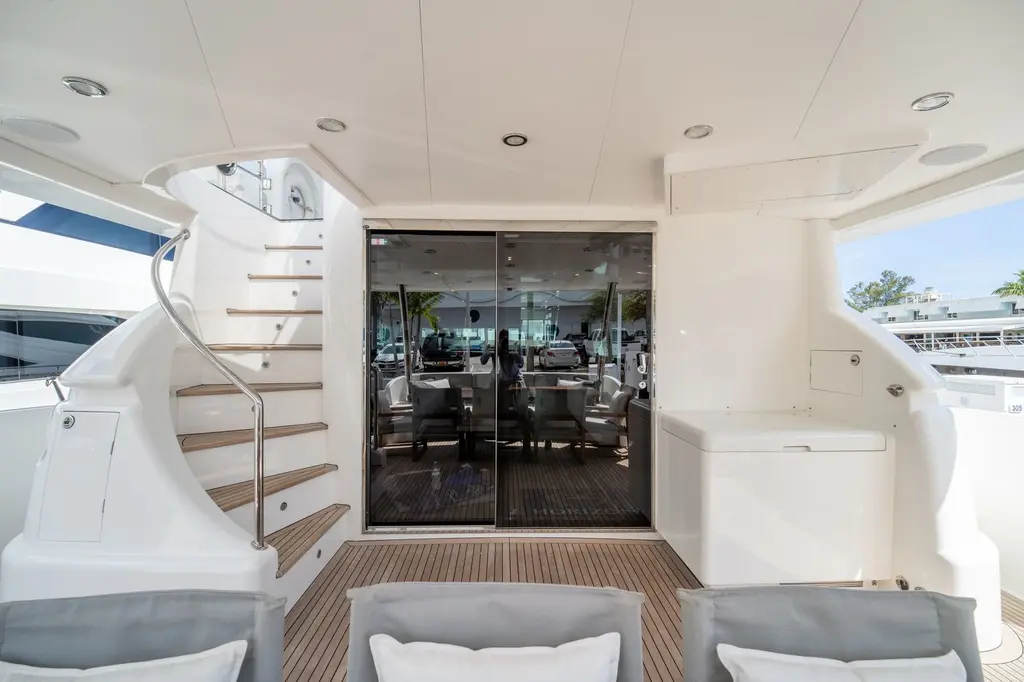 ISLAND SOUL 2013 Horizon E88 Yacht For Sale in Fort Lauderdale FL ISLAND SOUL 2013 Horizon E88 Yacht For Sale in Fort Lauderdale FL