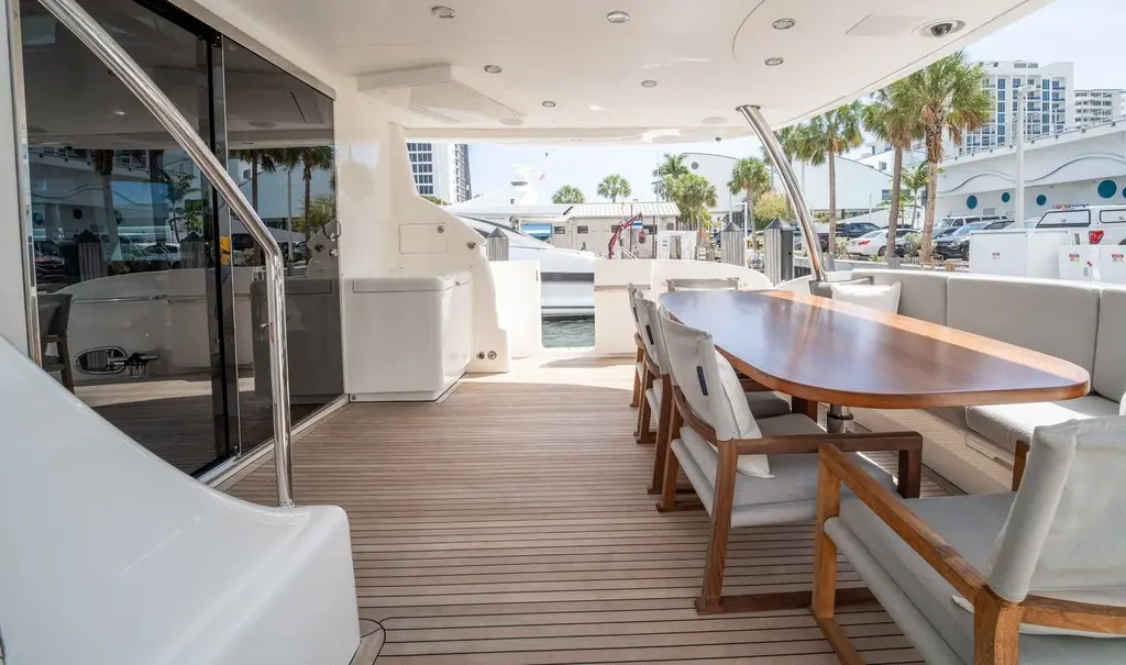 ISLAND SOUL 2013 Horizon E88 Yacht For Sale in Fort Lauderdale FL ISLAND SOUL 2013 Horizon E88 Yacht For Sale in Fort Lauderdale FL