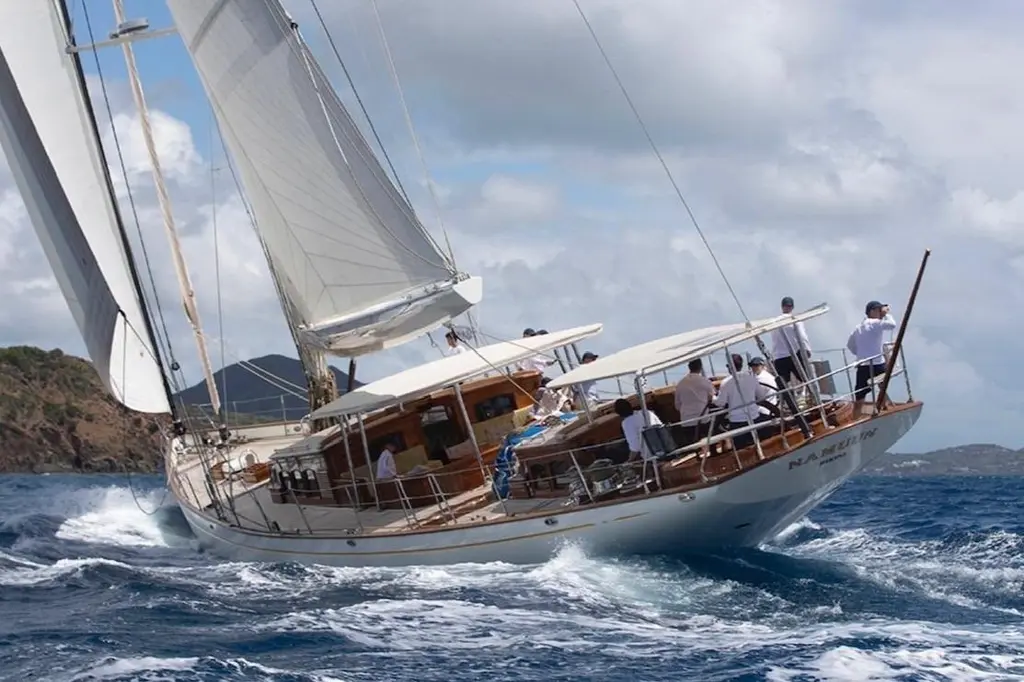 Namuun 2012 Truly Classic 108 Yacht For Sale in Palma Namuun 2012 Truly Classic 108 Yacht For Sale in Palma