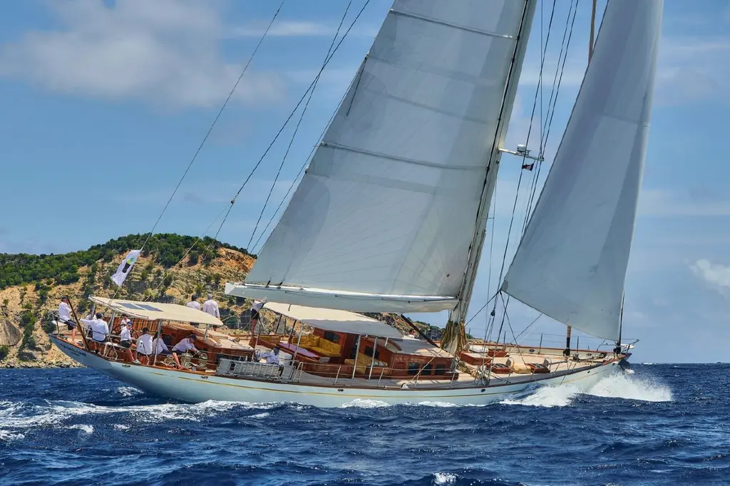 Namuun 2012 Truly Classic 108 Yacht For Sale in Palma Namuun 2012 Truly Classic 108 Yacht For Sale in Palma