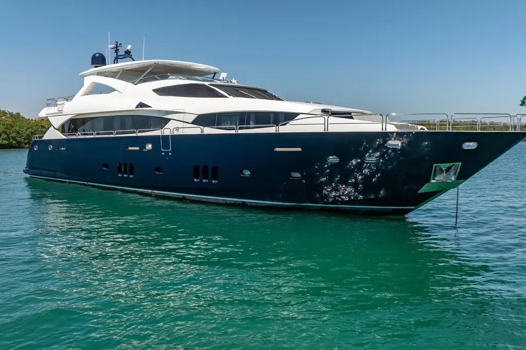 2010 sunseeker 34 metre yacht blue golden beach florida for sale