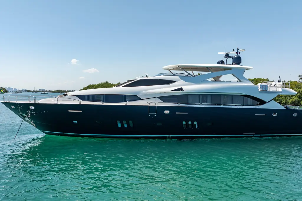 BLUE 2010 Sunseeker 34 Metre Yacht Yacht For Sale in Golden Beach FL BLUE 2010 Sunseeker 34 Metre Yacht Yacht For Sale in Golden Beach FL