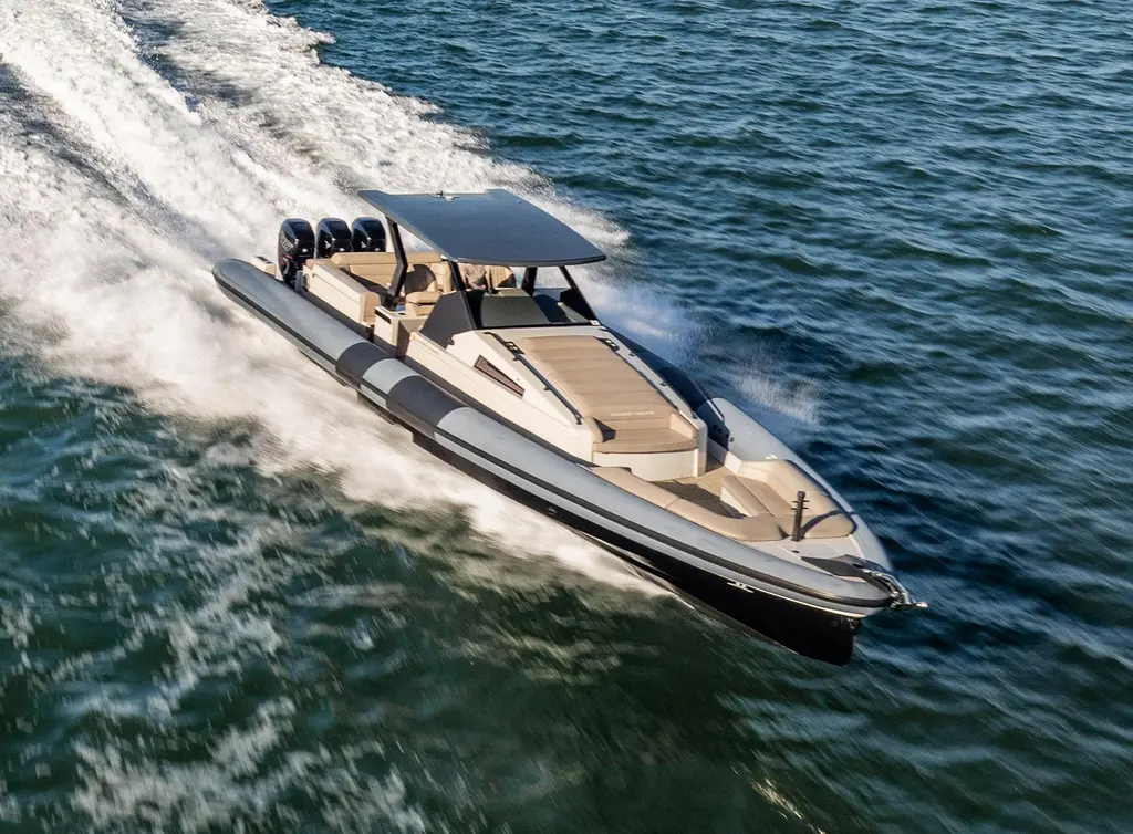 SE7EN 2019  500R Yacht For Sale in Miami Beach FL