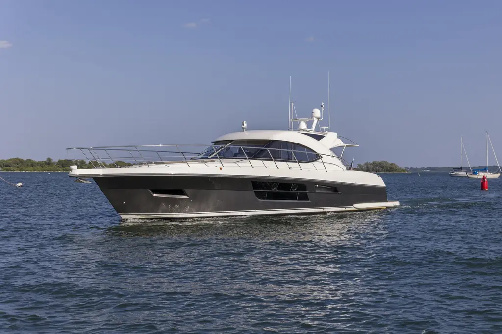 Pronto 2016 Riviera 5000 Sport Yacht Yacht For Sale in Mystic CT Pronto 2016 Riviera 5000 Sport Yacht Yacht For Sale in Mystic CT