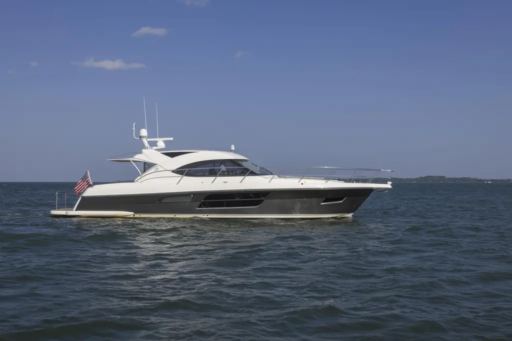 Pronto 2016 Riviera 5000 Sport Yacht Yacht For Sale in Mystic CT Pronto 2016 Riviera 5000 Sport Yacht Yacht For Sale in Mystic CT