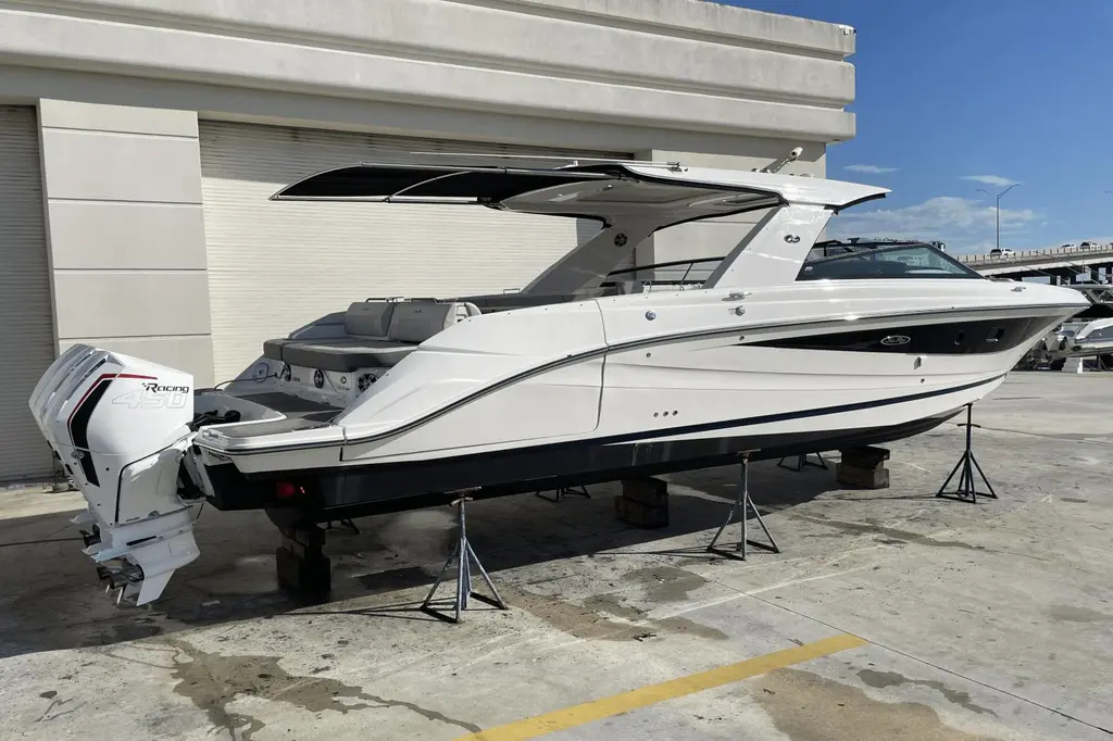 2023 Sea Ray SLX 400 Outboard Yacht For Sale in Stamford CT 2023 Sea Ray SLX 400 Outboard Yacht For Sale in Stamford CT