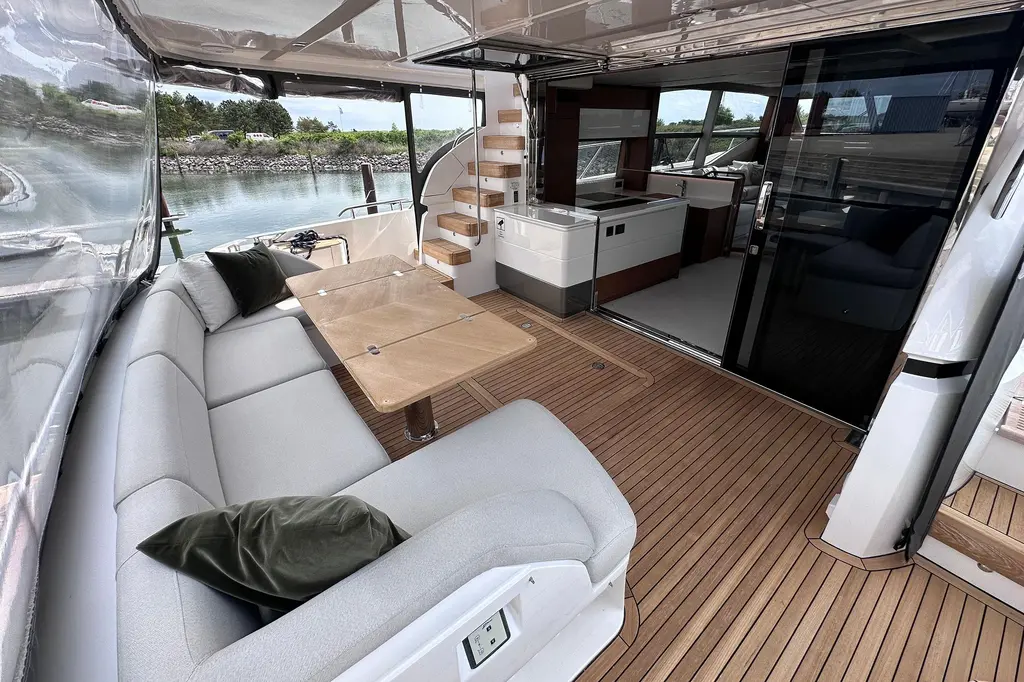 P70078 2018 Princess F70 Yacht For Sale in Greve P70078 2018 Princess F70 Yacht For Sale in Greve