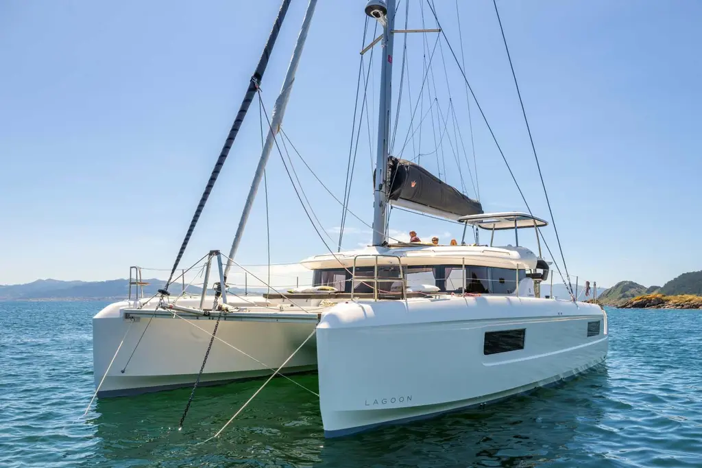 2026 lagoon 43 escapade pickmpl43 hy egrave res 83 for sale