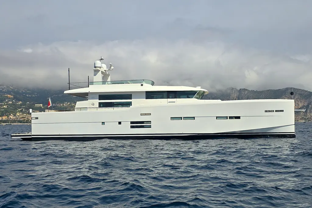 Bise I 2020 Delta Powerboats 88 Carbon Yacht For Sale in Nice Bise I 2020 Delta Powerboats 88 Carbon Yacht For Sale in Nice