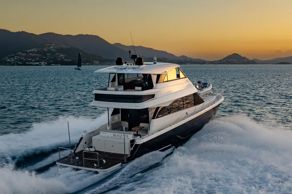 BLACK TIE 2023 Maritimo M55 Yacht For Sale in Airlie Beach QLD