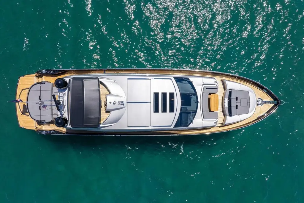 CLEAN TRADE-INS ACCEPTED 2010 Sunseeker Predator 84 Yacht For Sale in Miami Beach FL CLEAN TRADE-INS ACCEPTED 2010 Sunseeker Predator 84 Yacht For Sale in Miami Beach FL