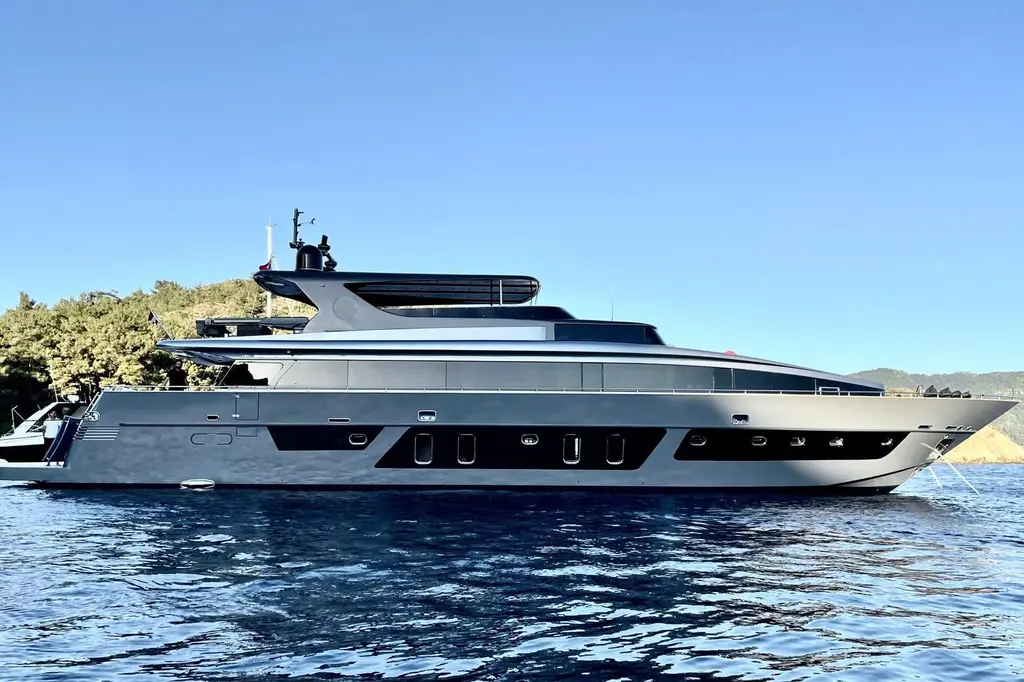 SEVEN 2008 Custom 34m Fast Yacht / 112 HT Yacht For Sale in Istanbul SEVEN 2008 Custom 34m Fast Yacht / 112 HT Yacht For Sale in Istanbul