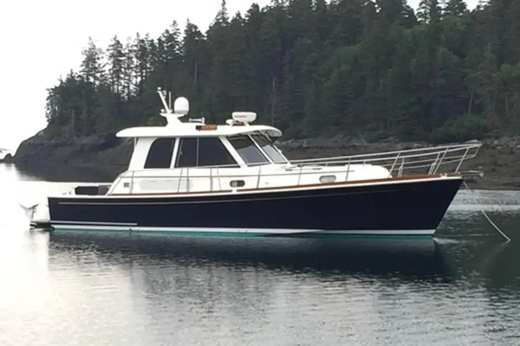 Blue Tang 2007 Grand Banks 39 Eastbay SX Yacht For Sale in Belfast ME Blue Tang 2007 Grand Banks 39 Eastbay SX Yacht For Sale in Belfast ME