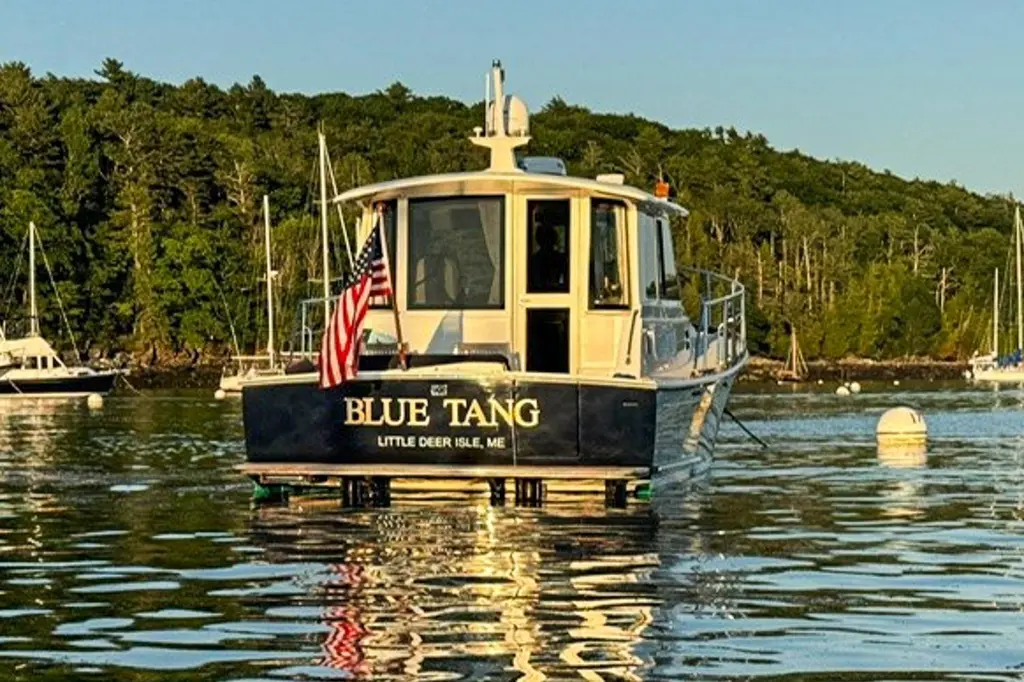 Blue Tang 2007 Grand Banks 39 Eastbay SX Yacht For Sale in Belfast ME Blue Tang 2007 Grand Banks 39 Eastbay SX Yacht For Sale in Belfast ME