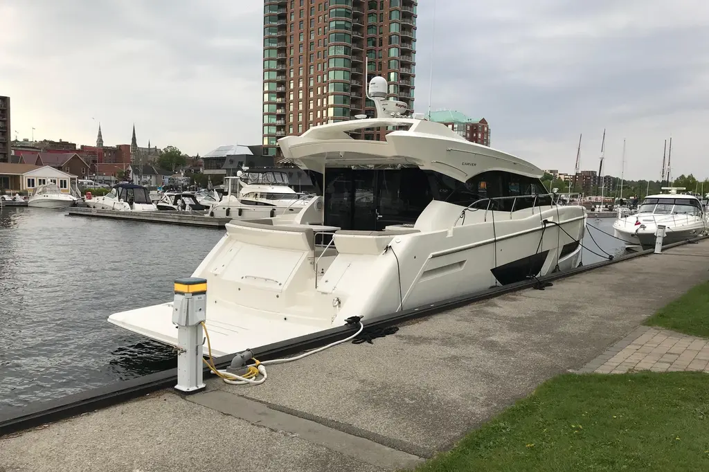2019 Carver C52 Coupe Yacht For Sale in Varennes QC 2019 Carver C52 Coupe Yacht For Sale in Varennes QC