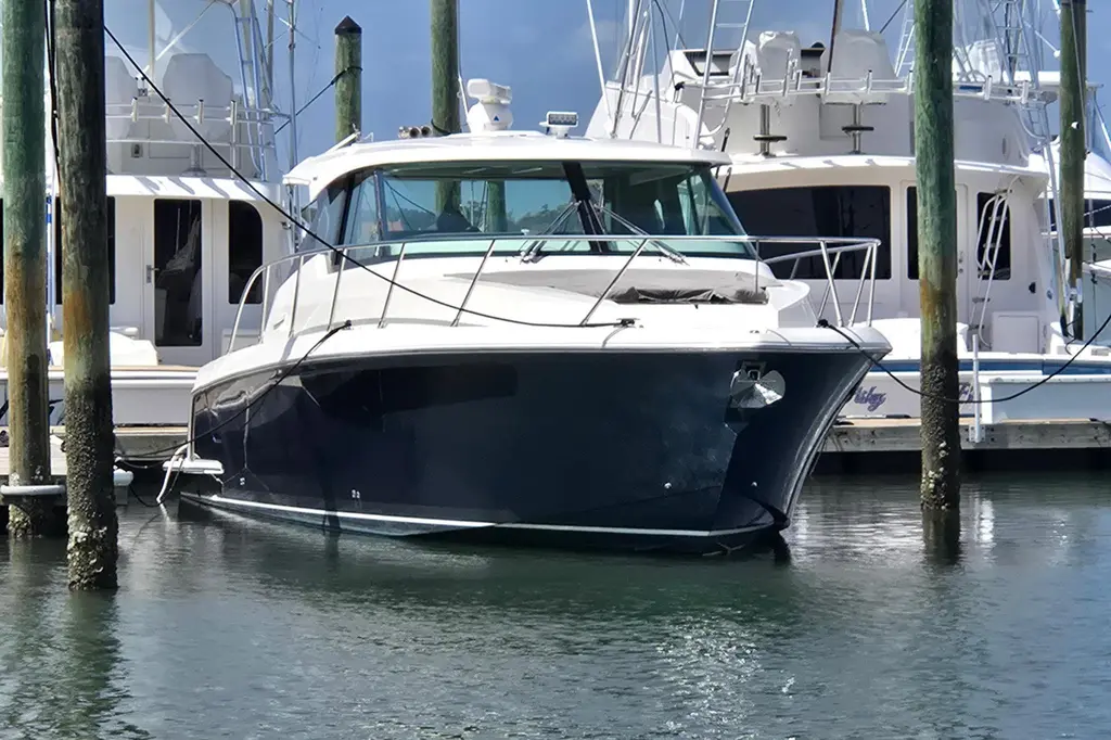 2022 Tiara Yachts 43 LE Yacht For Sale in Morehead City NC 2022 Tiara Yachts 43 LE Yacht For Sale in Morehead City NC