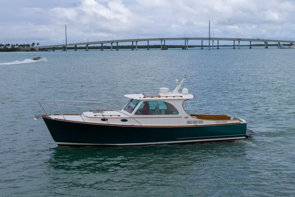 RAMBLER II 2014 Hinckley Picnic Boat 37 MKIII Yacht For Sale in Cotuit MA
