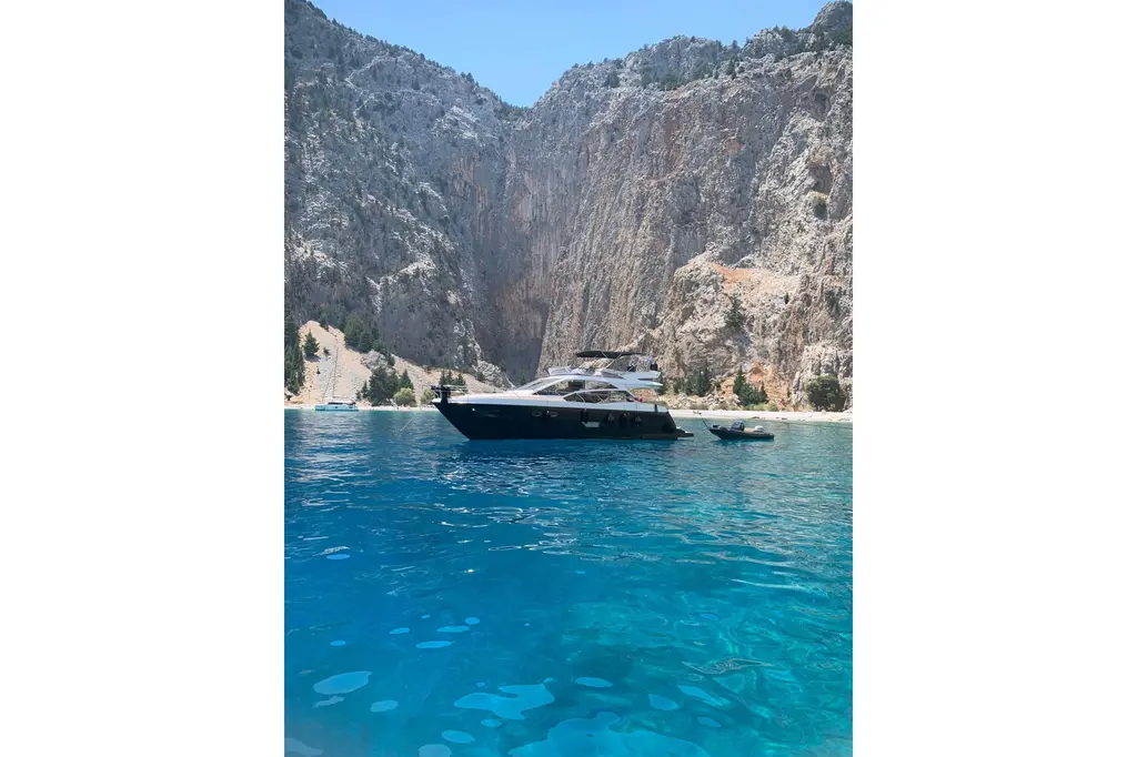 2012 Absolute Yachts 53 Fly Yacht For Sale in Marmaris 2012 Absolute Yachts 53 Fly Yacht For Sale in Marmaris