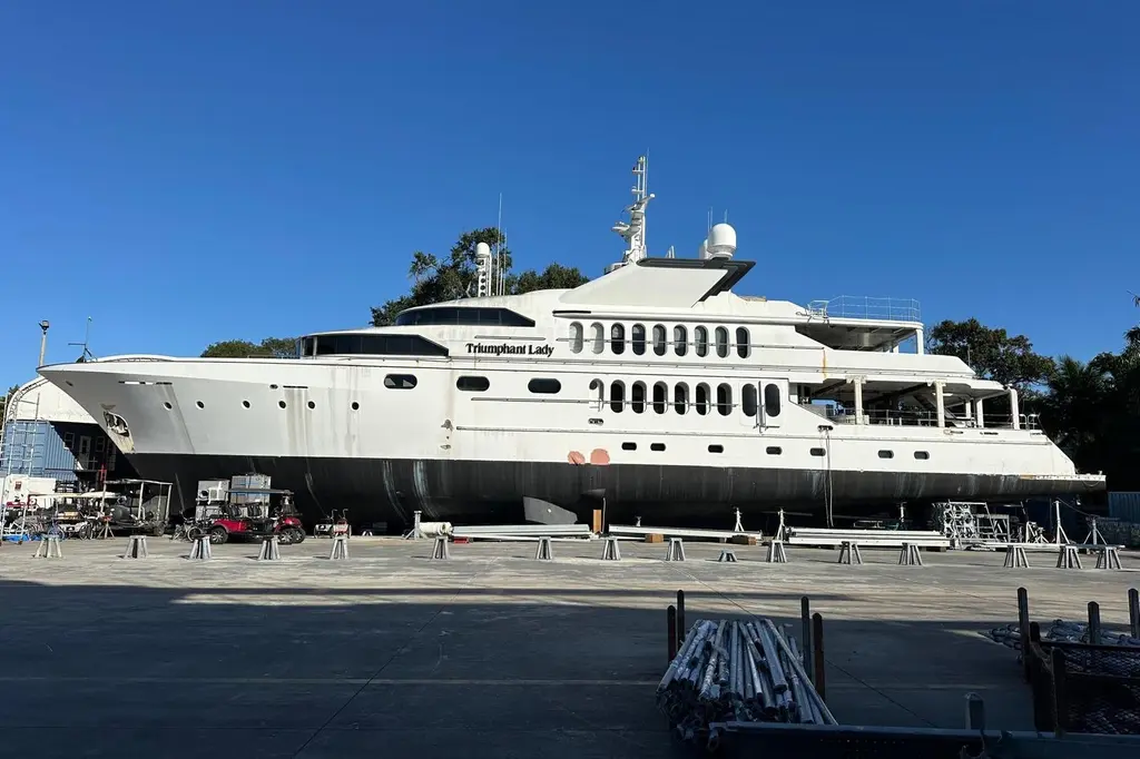  1985 Sterling Yachts 155 Motor Yacht Yacht For Sale in Miami Beach FL