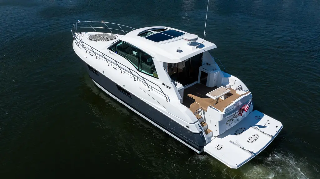 2013 Cruisers Yachts 48 Cantius Yacht For Sale in Port Washington NY 2013 Cruisers Yachts 48 Cantius Yacht For Sale in Port Washington NY