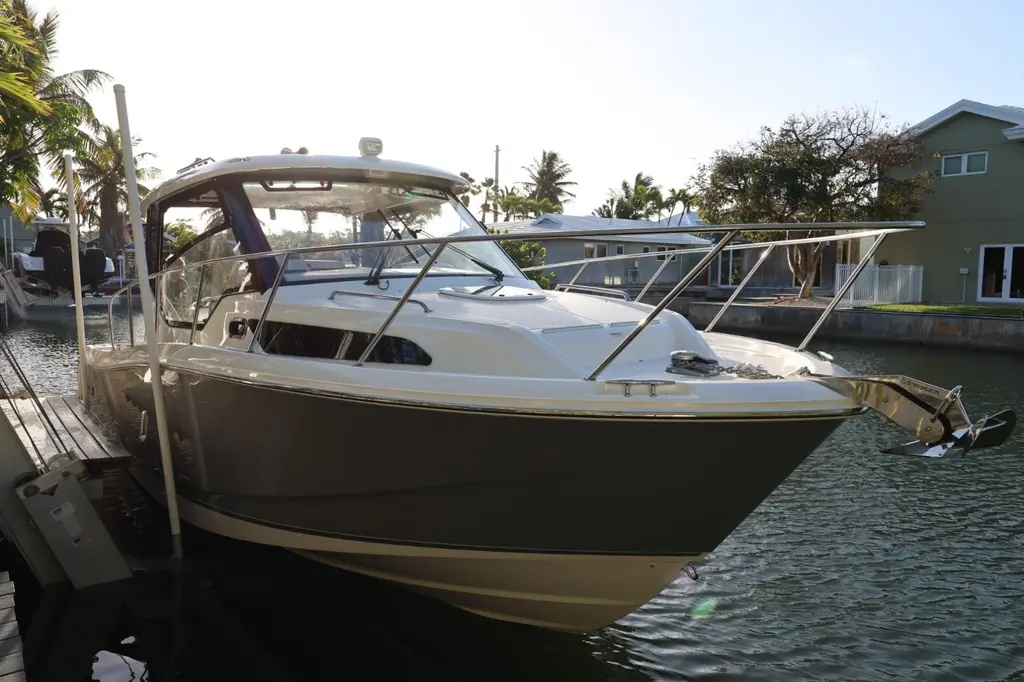 2025 Boston Whaler 325 Conquest Yacht For Sale in Key West FL 2025 Boston Whaler 325 Conquest Yacht For Sale in Key West FL