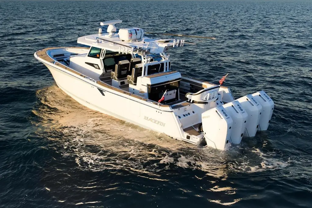 LIQUID LOUNGE 2024 Blackfin 400 CC Yacht For Sale in Fort Lauderdale FL