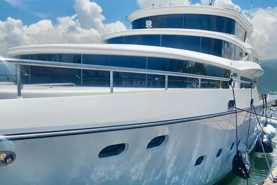 LADY SYLVIA 2006 Johnson 87 Yacht For Sale in St James LADY SYLVIA 2006 Johnson 87 Yacht For Sale in St James