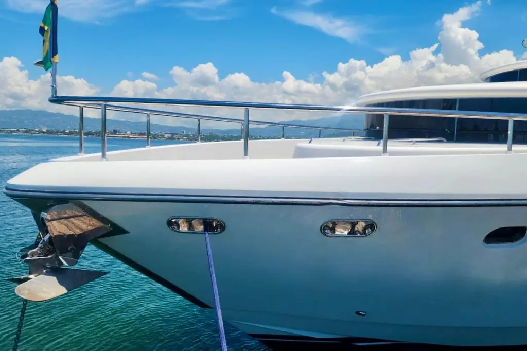 LADY SYLVIA 2006 Johnson 87 Yacht For Sale in St James LADY SYLVIA 2006 Johnson 87 Yacht For Sale in St James