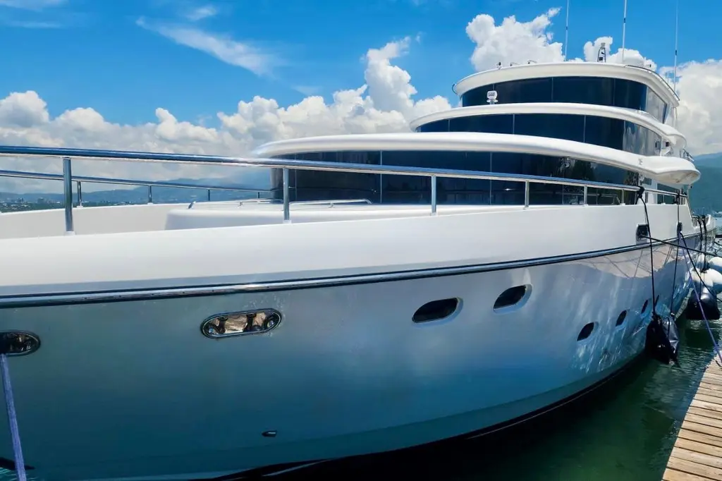 LADY SYLVIA 2006 Johnson 87 Yacht For Sale in St James LADY SYLVIA 2006 Johnson 87 Yacht For Sale in St James