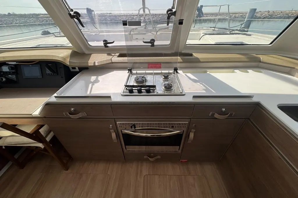 JACAMAR 2023 Bali CATSPACE Yacht For Sale in Le Grau-du-Roi 30 JACAMAR 2023 Bali CATSPACE Yacht For Sale in Le Grau-du-Roi 30